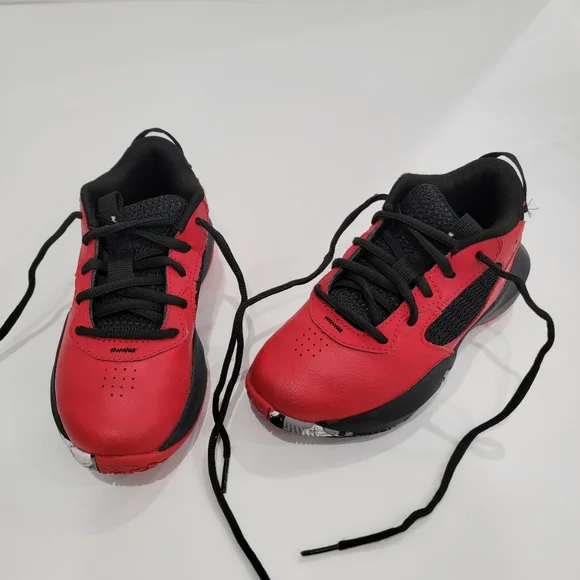 Under Armour Red and Black Sneakers Sz 13US - Picture 2 of 8